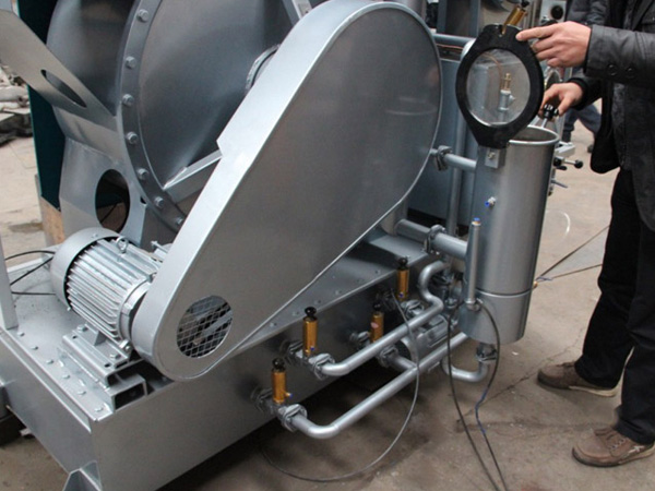 本P系列四氯乙烯干洗機采用變頻調(diào)速技術(shù)，可靈活地選擇適合各類衣物的洗滌