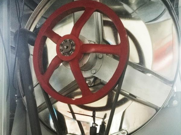 全自動(dòng)洗脫烘一體機(jī)具有洗滌、脫水、烘干三種功能